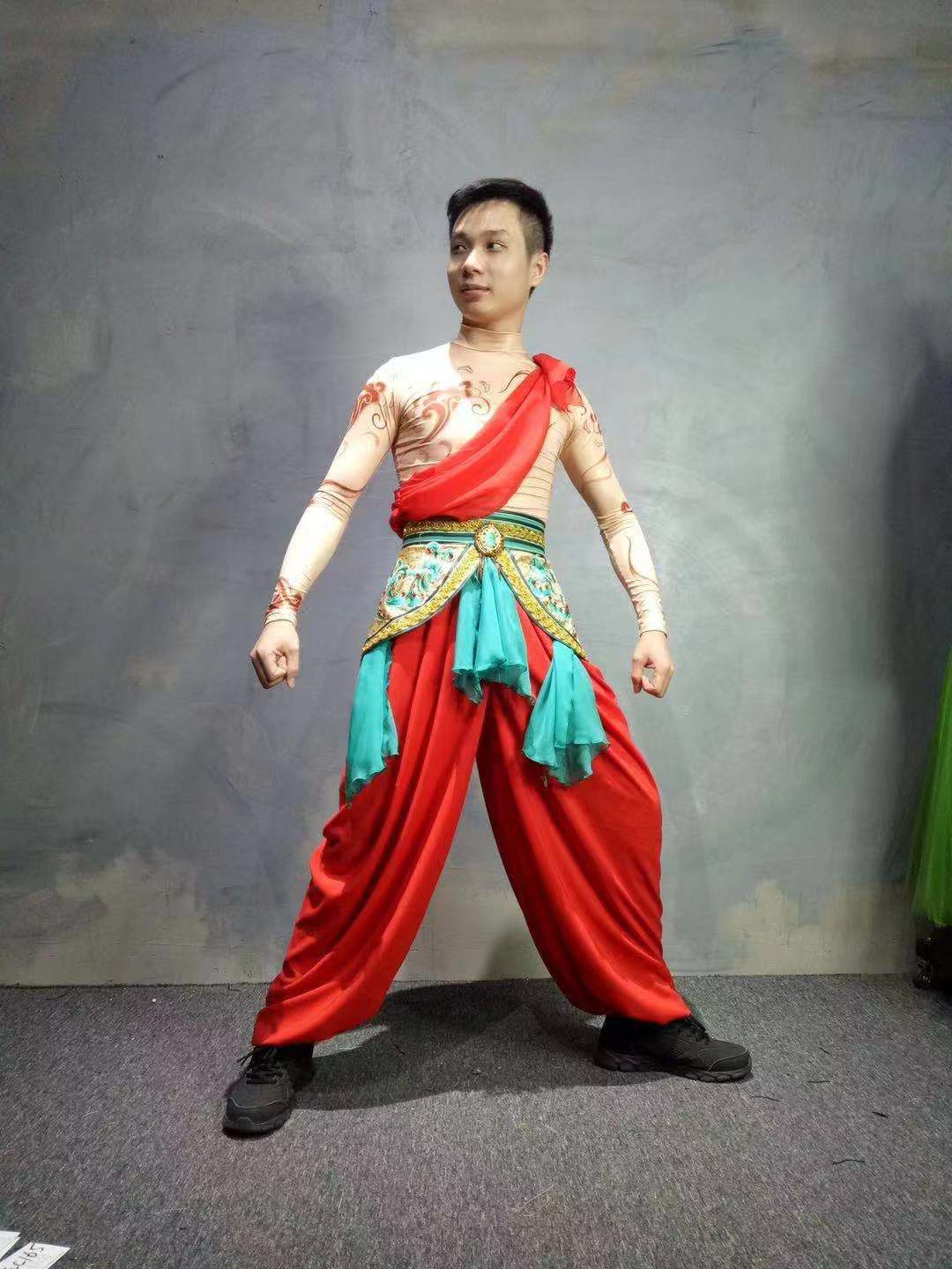 飞天男（石壁绝响）